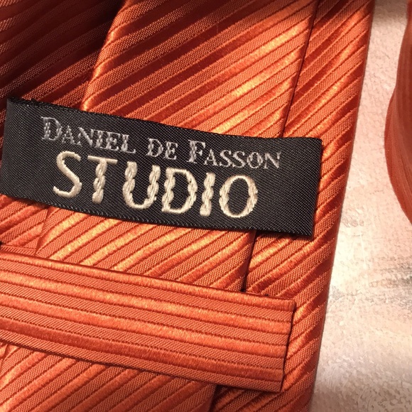 Studio silk Tie - Picture 3 of 9